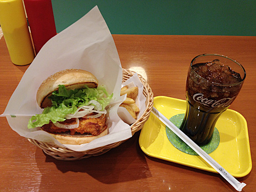 フレッシュネスバーガー　ホットクリスピーチキンバーガー