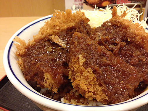 かつや　デミグラスメンチカツ丼　アップ