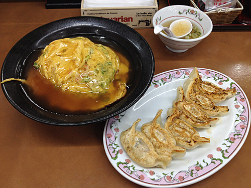 餃子の王将　天津飯＋餃子