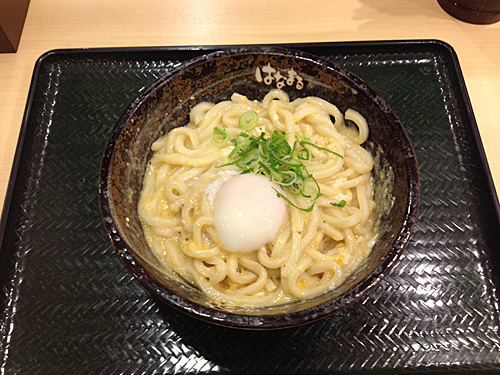 はなまるうどん　ダブルたまごの濃厚カルボナーラかま玉