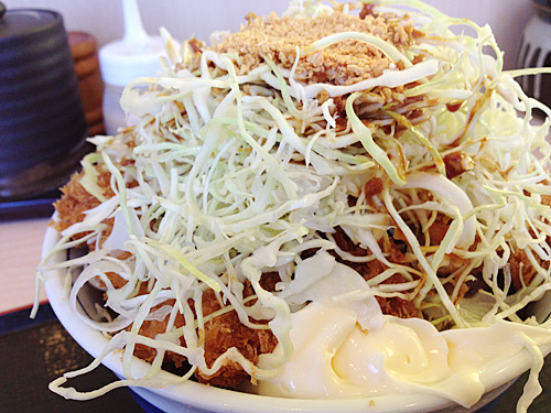 かつや　増し増しやさいのチキンカツ丼　アップ