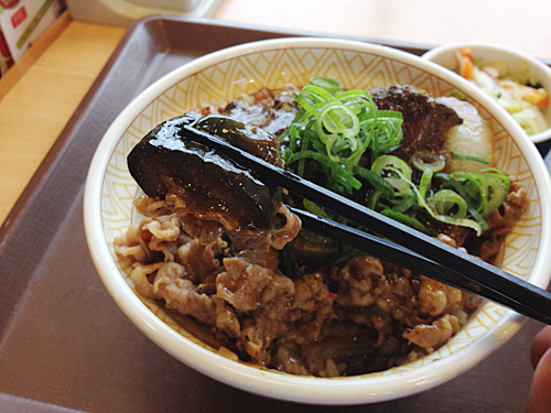 マーボーナス牛丼の具