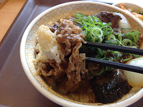 マーボーナス牛丼の具とごはん