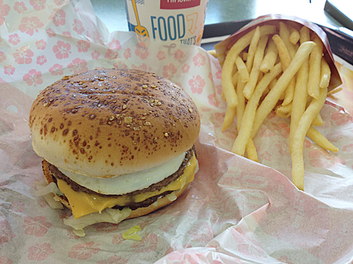 マクドナルド　ロコモコバーガー　アップ