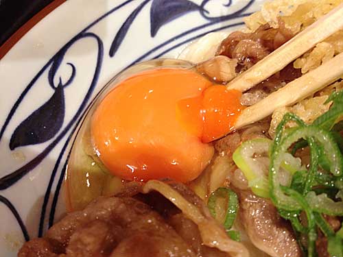 牛すき釜玉　生卵