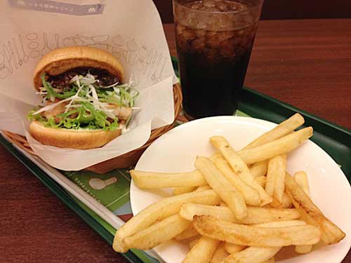 モスバーガー　じゃじゃ味噌チキンバーガー　アップ