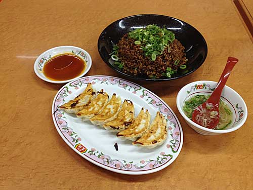 餃子の王将　焦がし醤油の黒旨炒飯＋餃子
