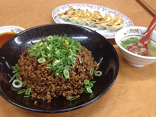 餃子の王将　焦がし醤油の黒旨炒飯＋餃子　アップ
