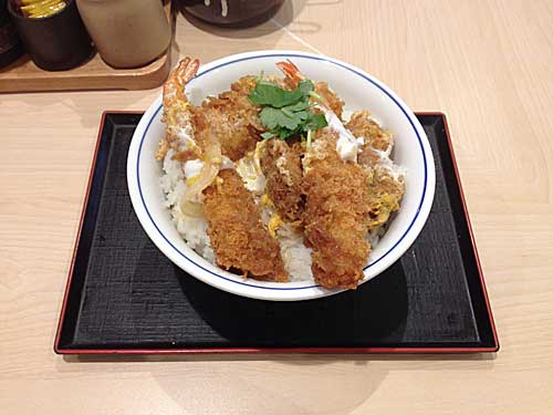 かつや　牡蠣フライの海鮮合い盛り丼