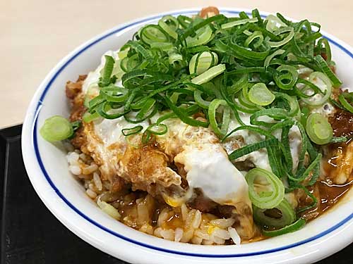 かつや　青ねぎ味噌カツ丼　アップ