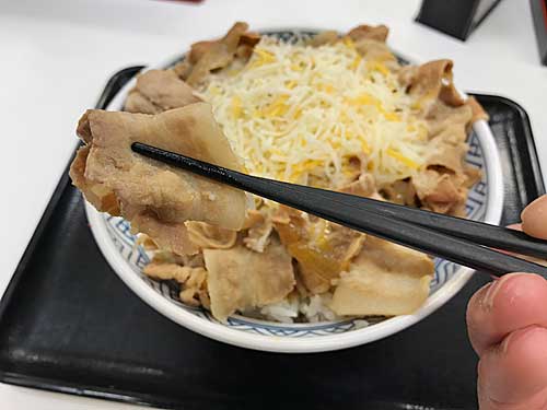 豚チーズ丼の豚肉