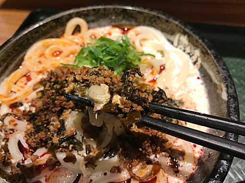 濃厚豆乳担々うどんの辛子高菜鶏そぼろ