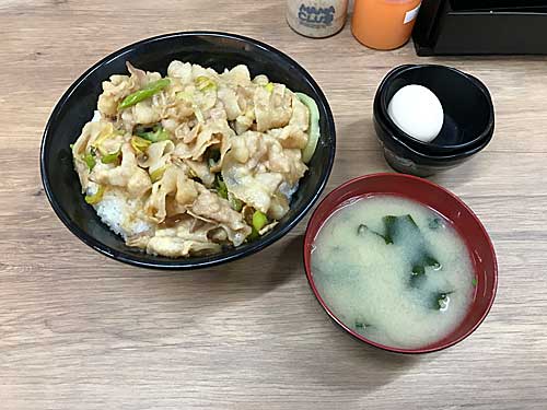 伝説のすた丼屋　すた丼