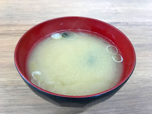 伝説のすた丼屋　みそ汁