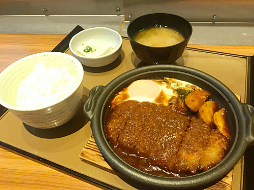 やよい軒　味噌かつ煮定食