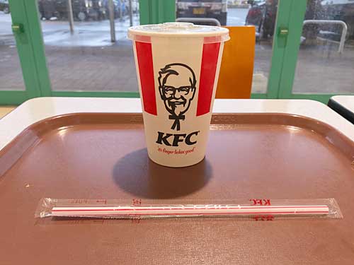 ケンタッキーフライドチキン　コーラ