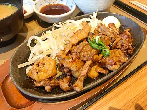 牛・豚・鶏のスタミナ肉盛り定食