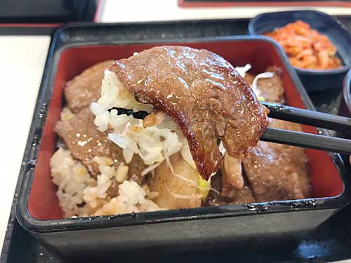 黒毛和牛重の肉とごはん