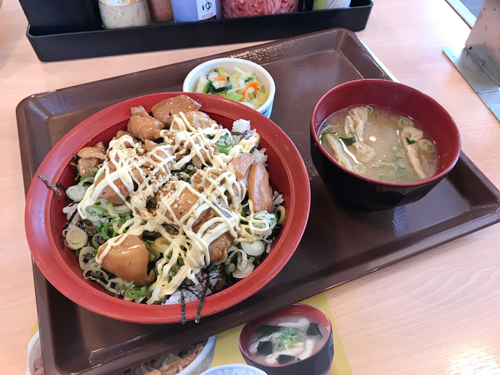 すき家　ねぎマヨやきとり丼