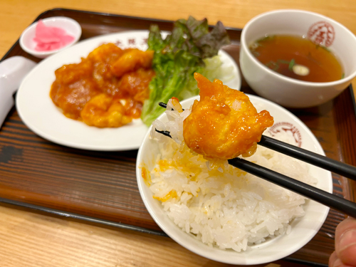海老チリとごはん