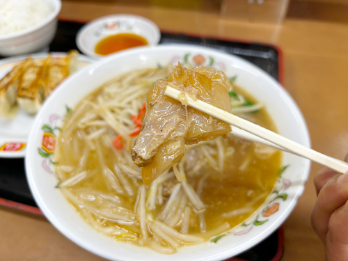 豚とろラーメンの豚バラ軟骨