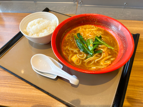 やよい軒　辛うま麺（ごはん付き）
