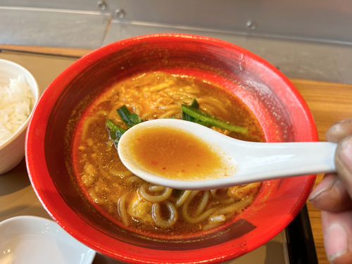 辛うま麺のスープ