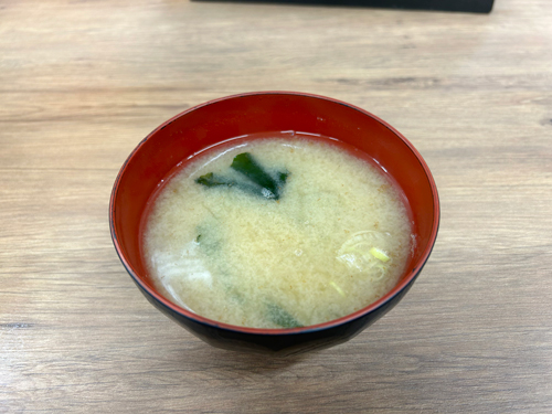 伝説のすた丼屋　みそ汁