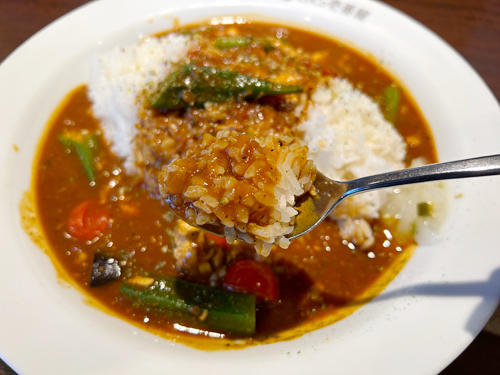 チキンと夏ベジのスパイスカレーのルーとライス