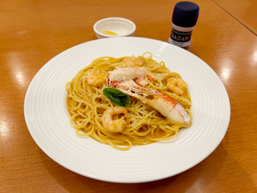 ココス　本ズワイガニと海老の濃厚ビスク風パスタ