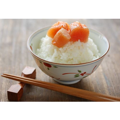 博多中唄　無着色たらこ＆明太子をごはんに乗せて