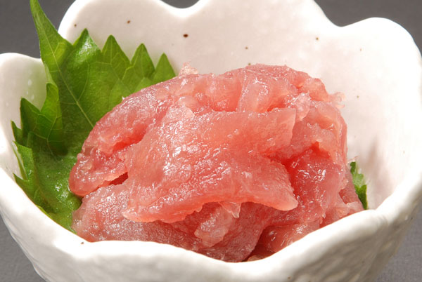 まぐろ中落ち切落し 盛り付け例1