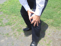 膝痛で悩む人